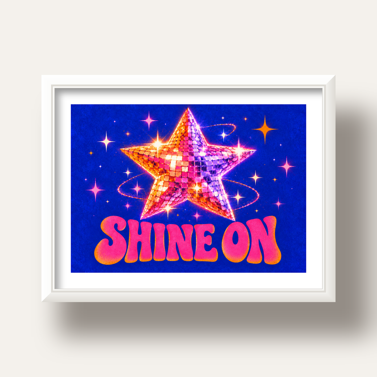 Shine On Disko Yıldızı Tipografi Posteri — beyaz derin çerçeveli paspartulu