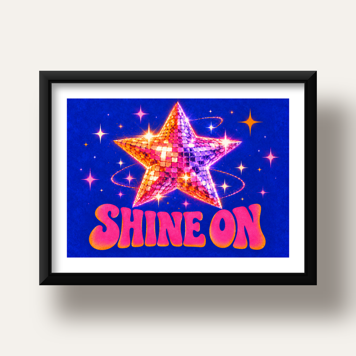 Shine On Disko Yıldızı Tipografi Posteri — siyah derin çerçeveli paspartulu