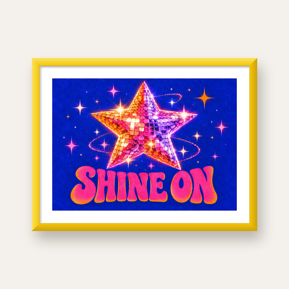 Shine On Disko Yıldızı Tipografi Posteri — sarı çerçeveli paspartulu