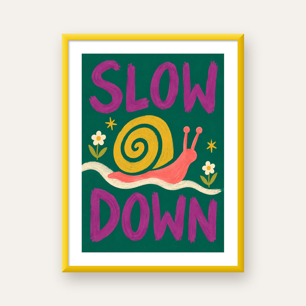 Slow Down Poster – Pastel Salyangoz ve Çiçekler Duvar Sanatı — sarı çerçeveli paspartulu