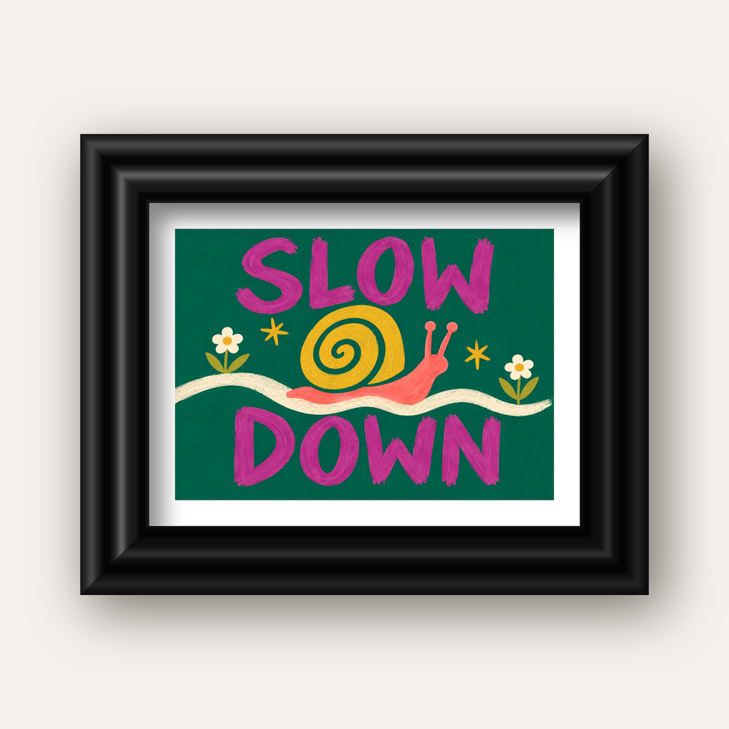 Slow Down Poster – Pastel Salyangoz ve Çiçekler Duvar Sanatı — siyah galeri çerçeveli paspartulu
