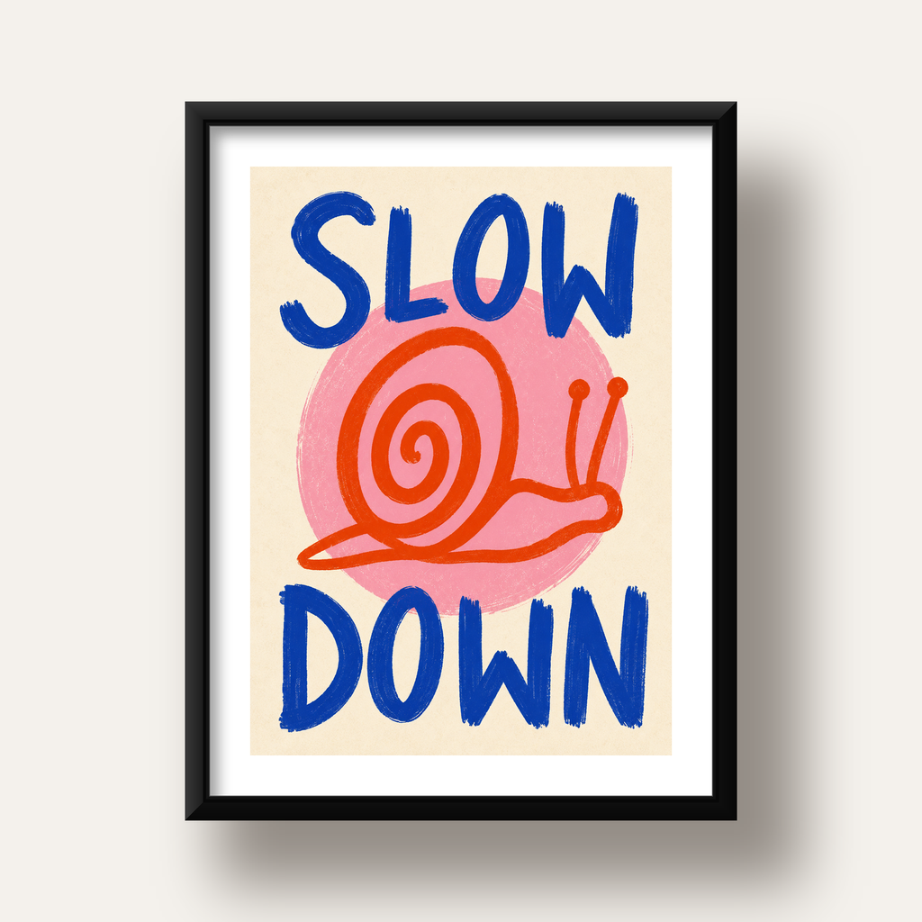 Slow Down Salyangoz Poster – Dijital El İllüstrasyonu — siyah derin çerçeveli paspartulu