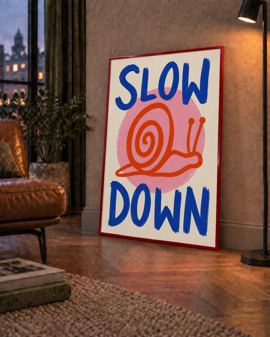 Slow Down Salyangoz Poster – Dijital El İllüstrasyonu — çerçeveli hâliyle bir ev duvarında