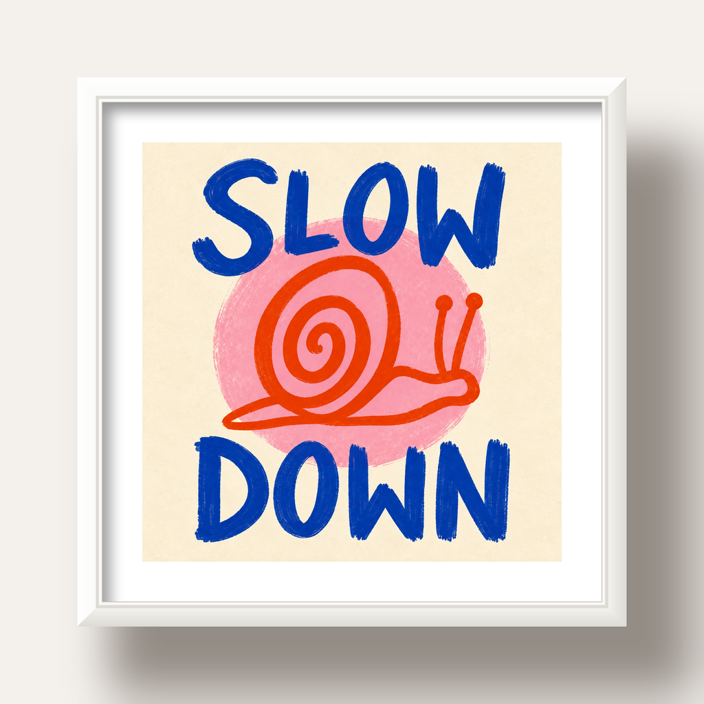 Slow Down Salyangoz Poster – Dijital El İllüstrasyonu — beyaz derin çerçeveli paspartulu