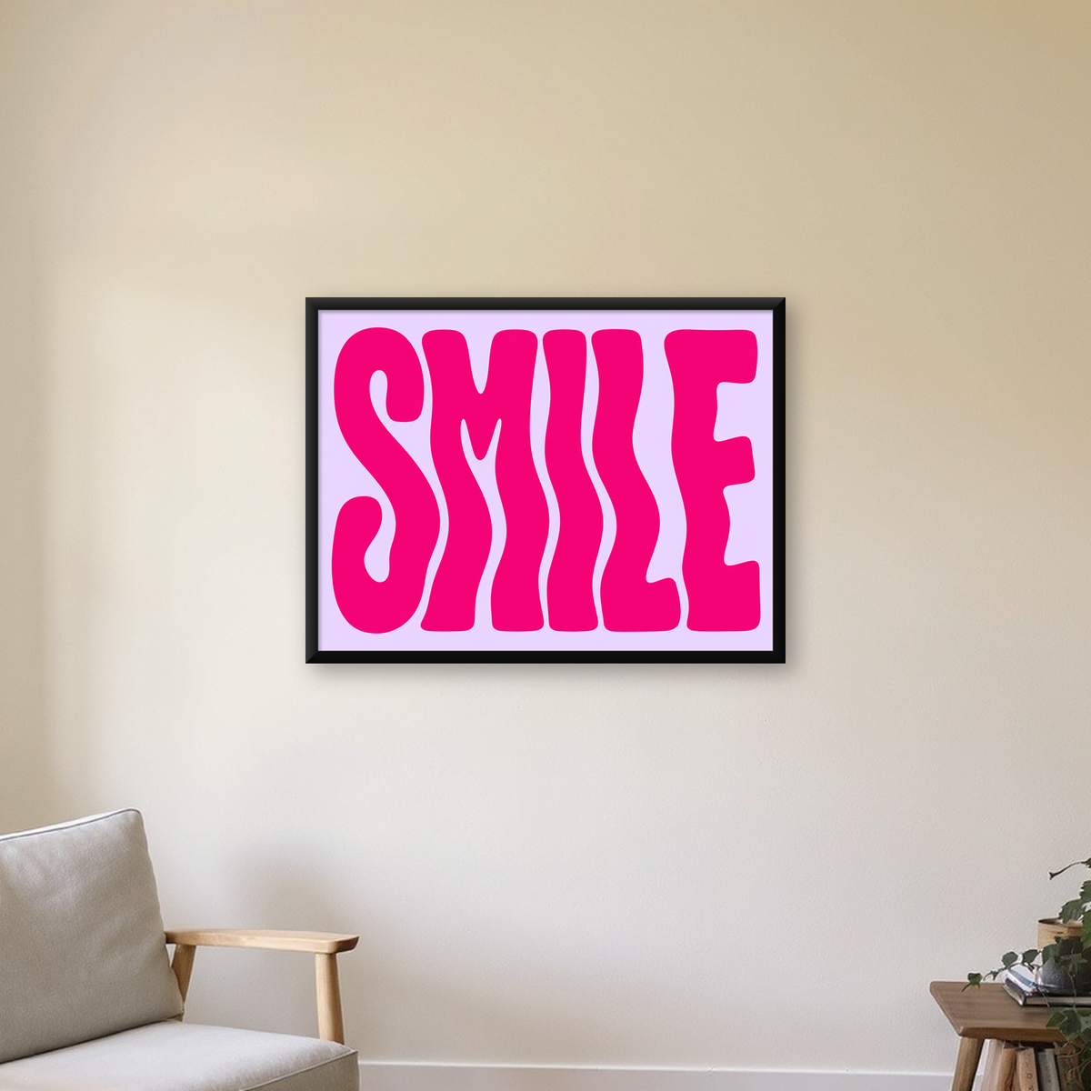 SMILE Dalgalı Tipografi Poster – Modern ve Sade Tasarım — Yatay baskı, çerçeveli hâliyle bir ev duvarında