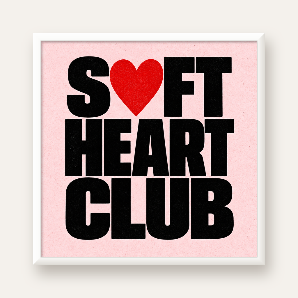 Soft Heart Club Tipografi ve Kalp İllüstrasyonlu Poster — beyaz çerçeveli kare poster