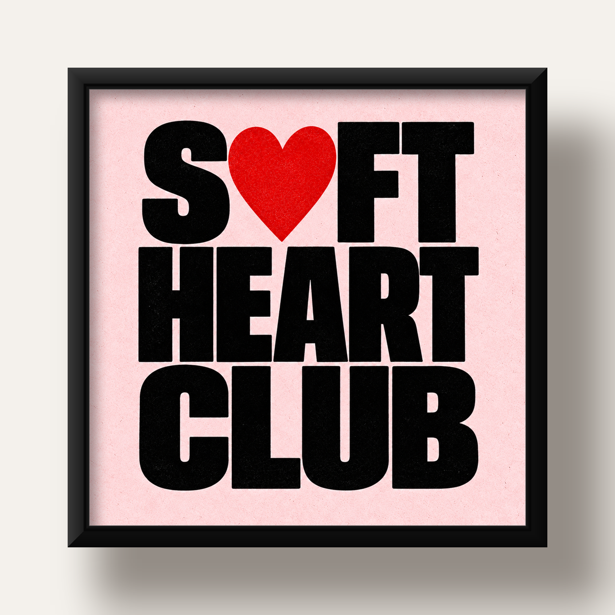 Soft Heart Club Tipografi ve Kalp İllüstrasyonlu Poster — siyah derin çerçeveli