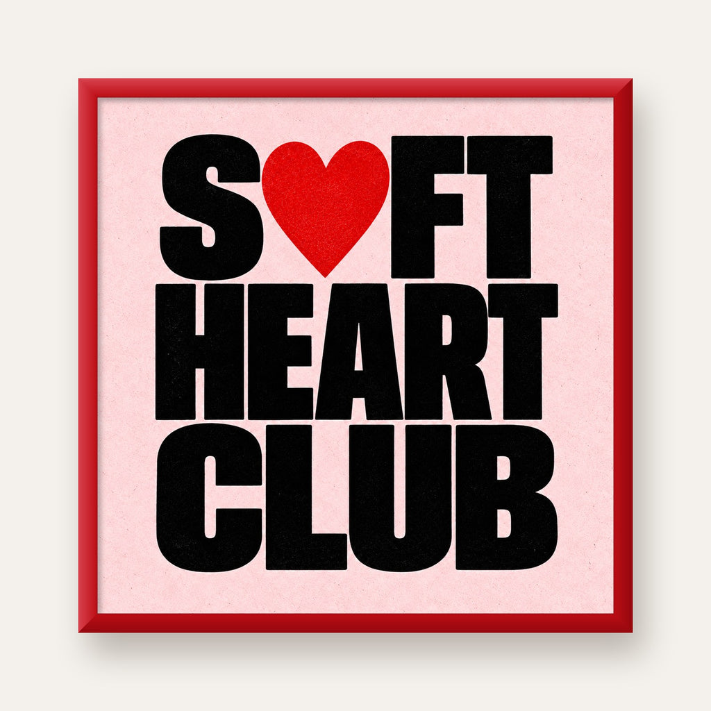 Soft Heart Club Tipografi ve Kalp İllüstrasyonlu Poster — kırmızı çerçeveli