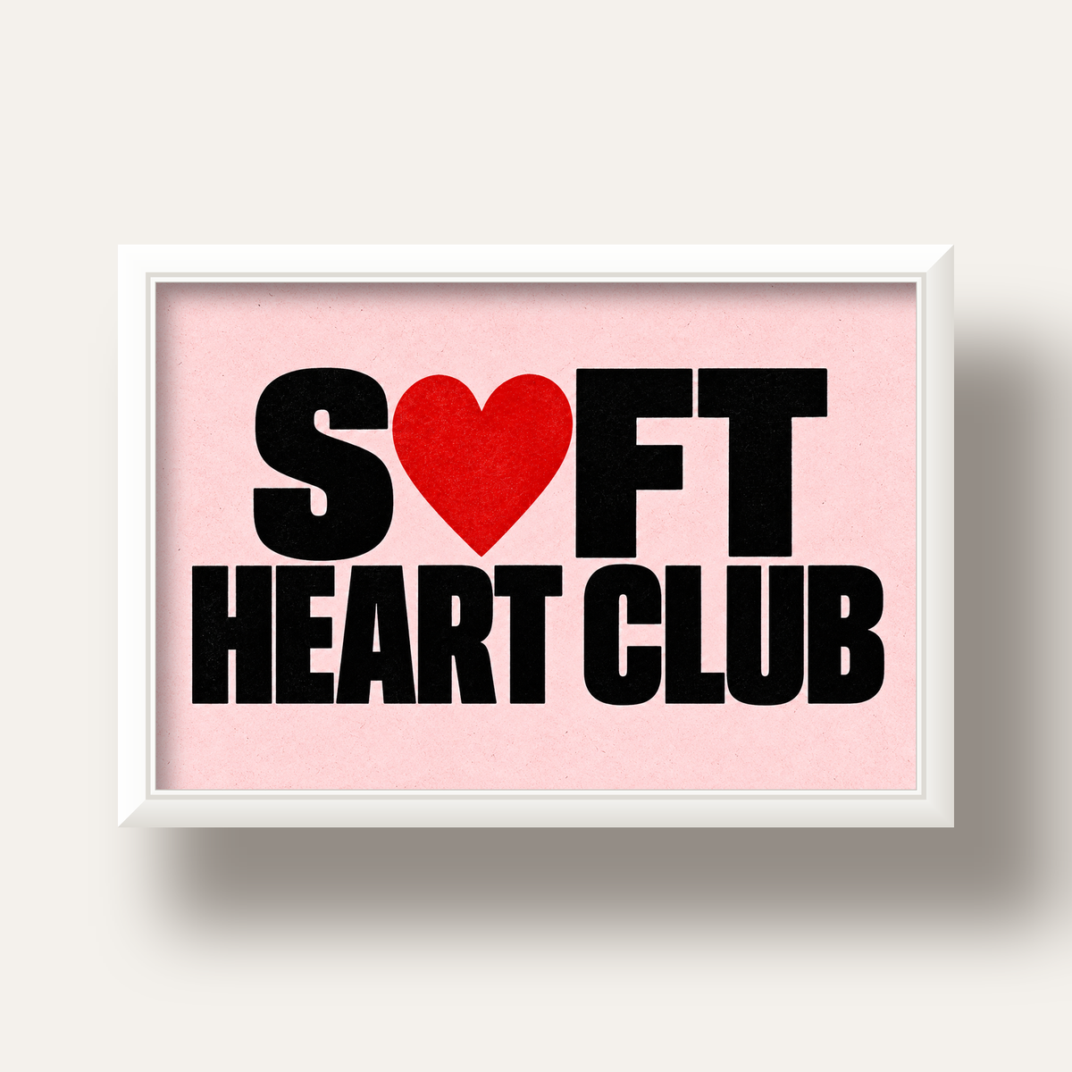 Soft Heart Club Tipografi ve Kalp İllüstrasyonlu Poster — beyaz derin çerçeveli