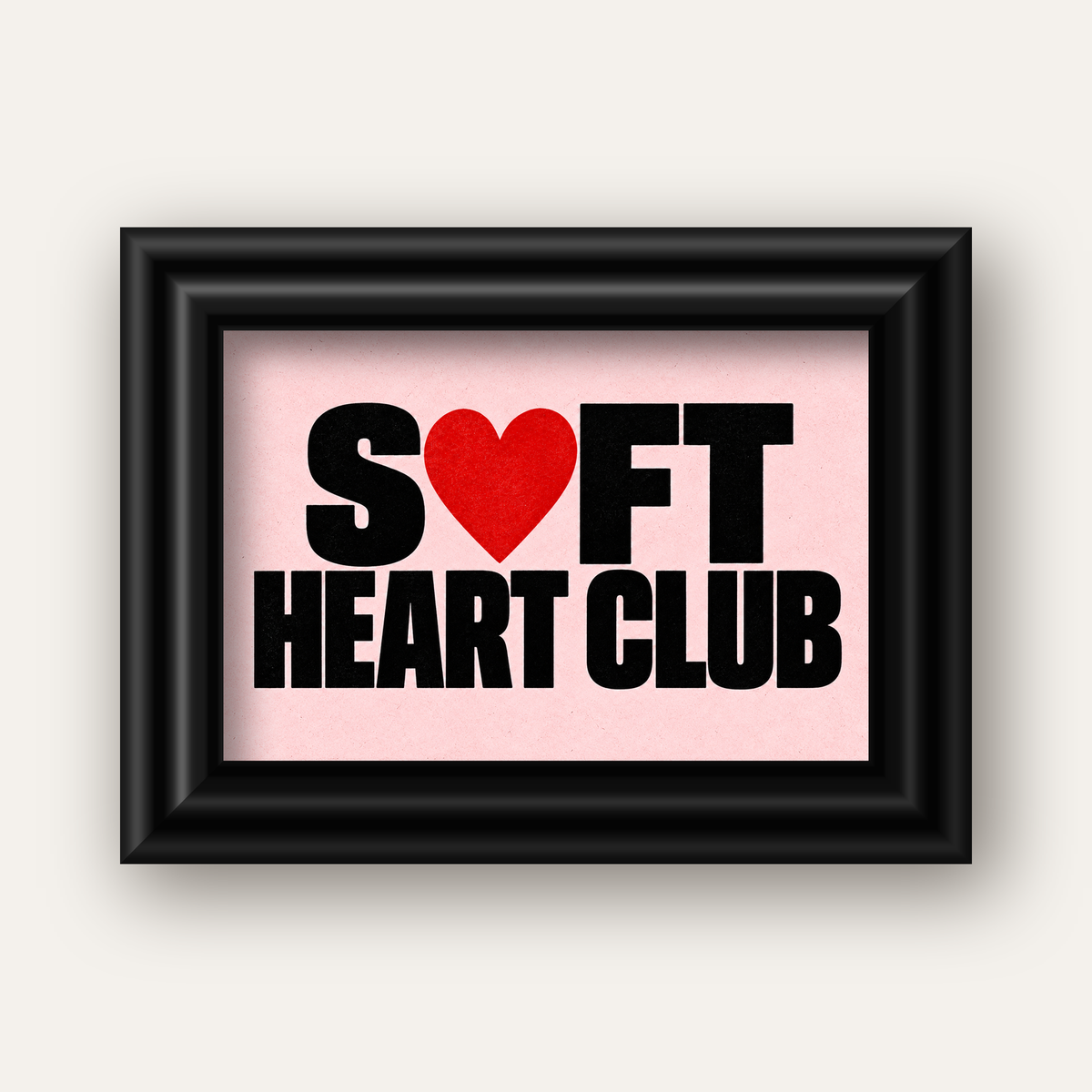 Soft Heart Club Tipografi ve Kalp İllüstrasyonlu Poster — siyah galeri çerçeveli