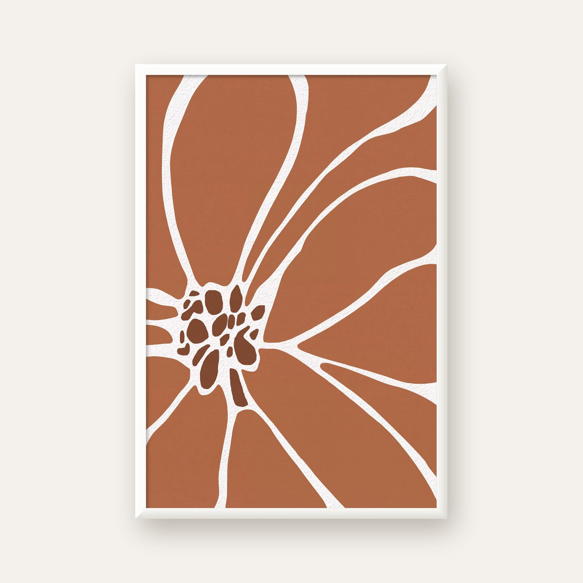 Soyut Çiçek Desenli Minimal Poster – Kahverengi & Beyaz — beyaz çerçeveli dikey poster