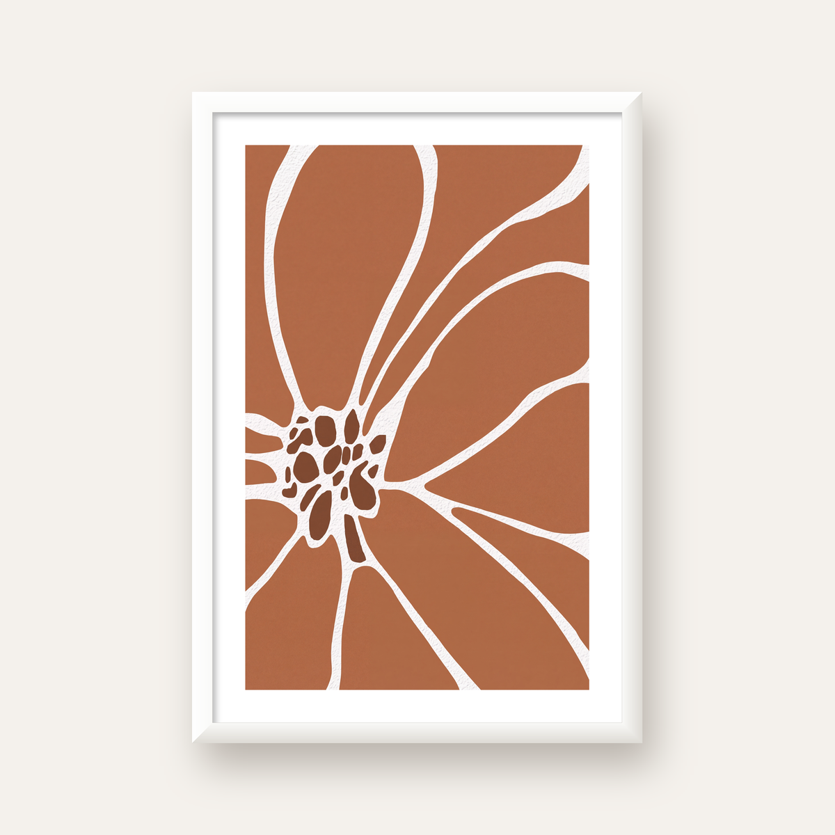 Soyut Çiçek Desenli Minimal Poster – Kahverengi & Beyaz — beyaz çerçeveli dikey poster