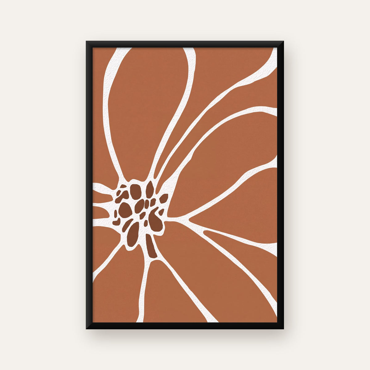 Soyut Çiçek Desenli Minimal Poster – Kahverengi & Beyaz — ceviz çerçeveli