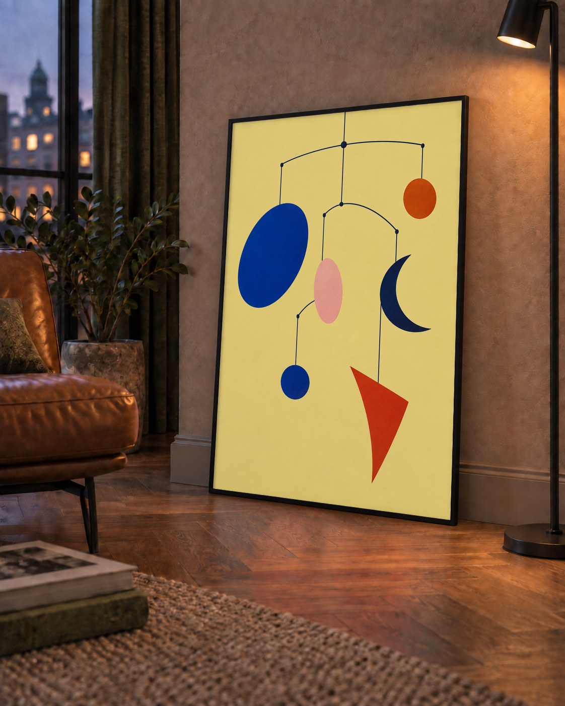 Soyut Mobil Heykel: Minimalist Modern Poster — çerçeveli hâliyle bir ev duvarında