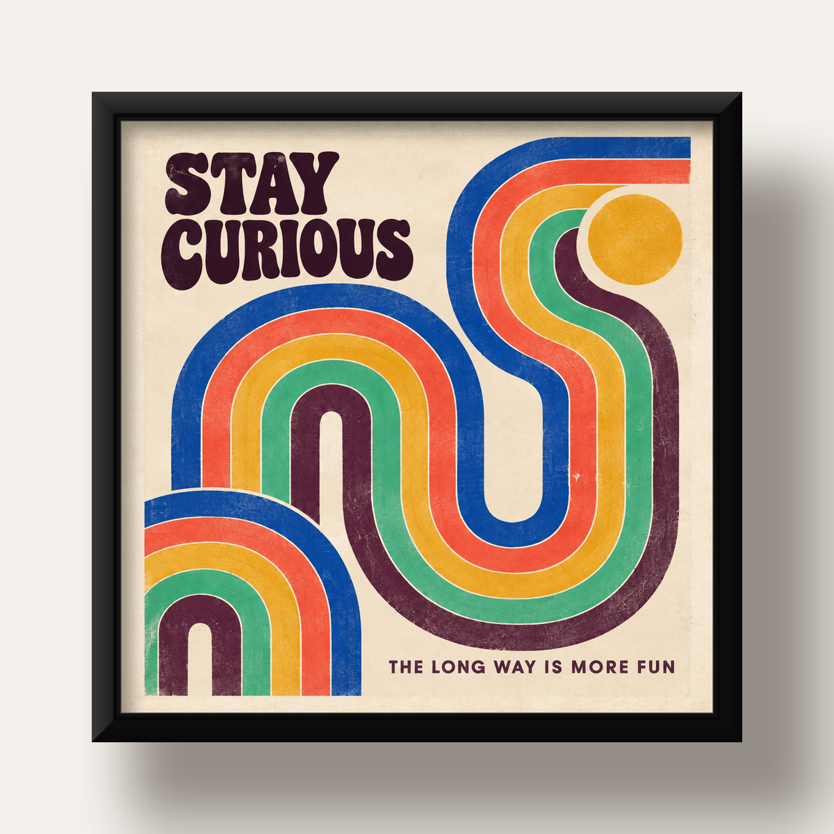 Retro Soyut Desenli Motivasyon Poster: Stay Curious — siyah derin çerçeveli