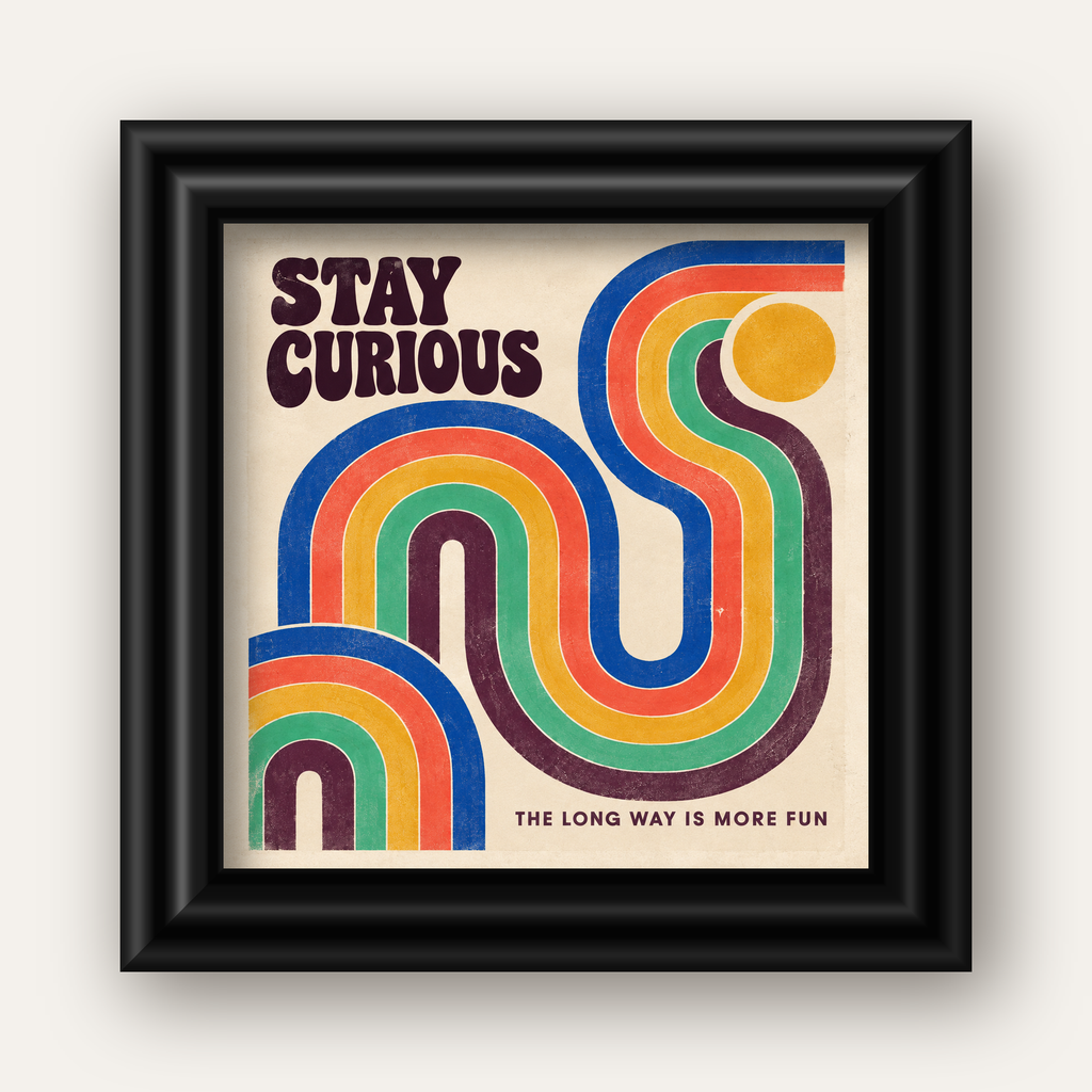 Retro Soyut Desenli Motivasyon Poster: Stay Curious — siyah galeri çerçeveli