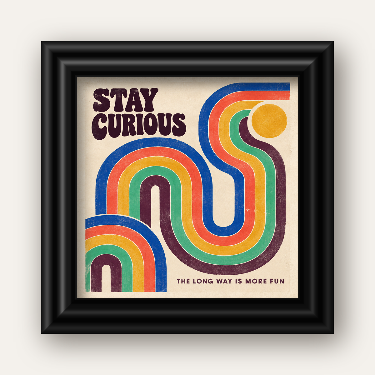 Retro Soyut Desenli Motivasyon Poster: Stay Curious — siyah galeri çerçeveli