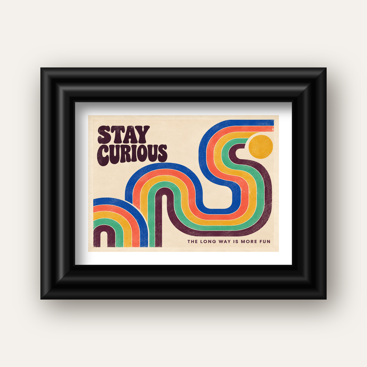 Retro Soyut Desenli Motivasyon Poster: Stay Curious — siyah galeri çerçeveli paspartulu
