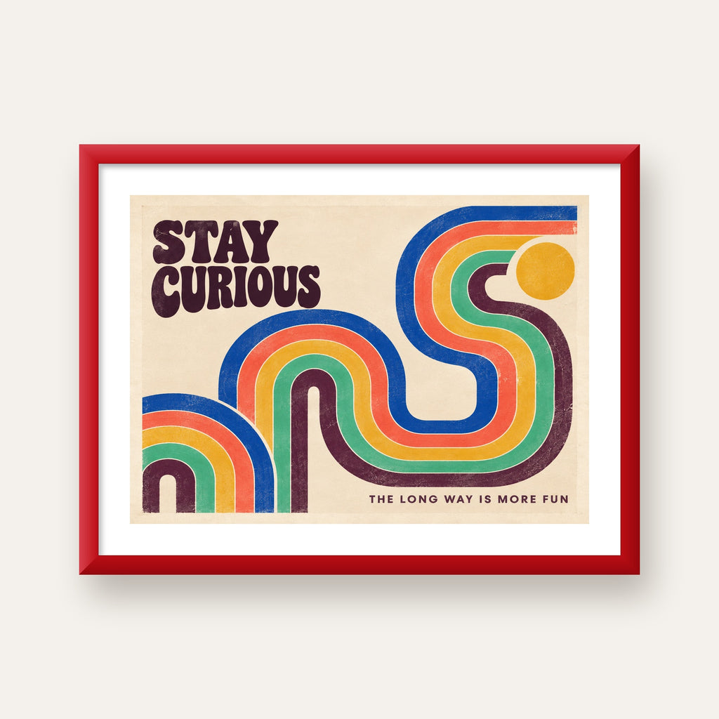 Retro Soyut Desenli Motivasyon Poster: Stay Curious — kırmızı çerçeveli paspartulu