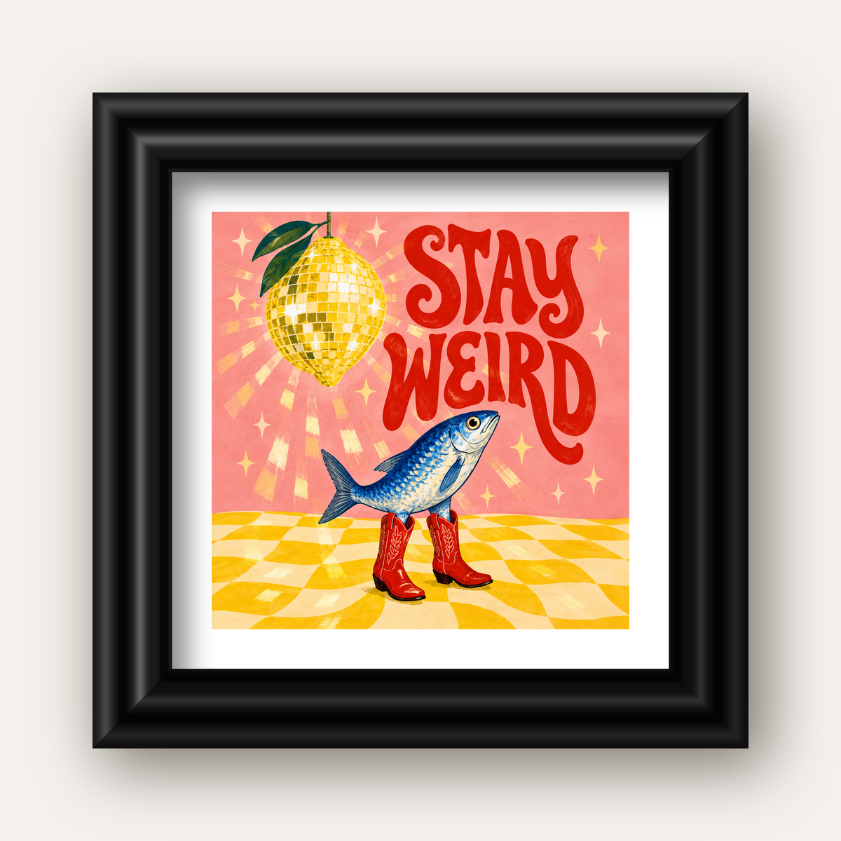 Tuhaf Balık & Limon Diskoküre Poster – Stay Weird İllüstrasyon — siyah galeri çerçeveli paspartulu