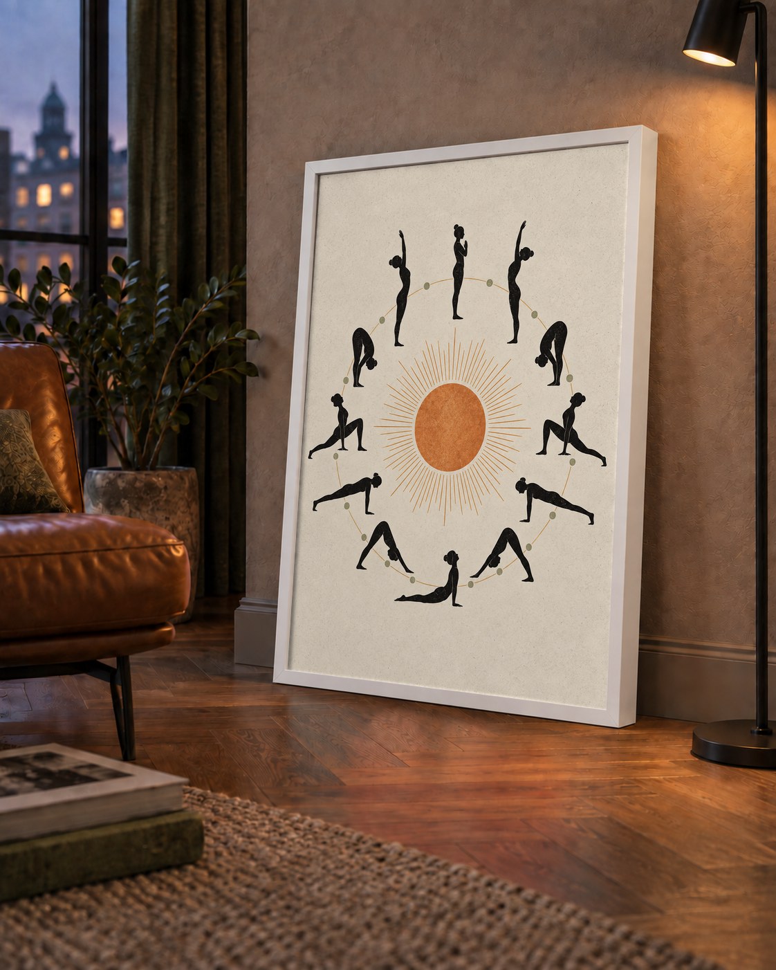 Güneş Selamı Döngüsü Yoga Poster — çerçeveli hâliyle bir ev duvarında