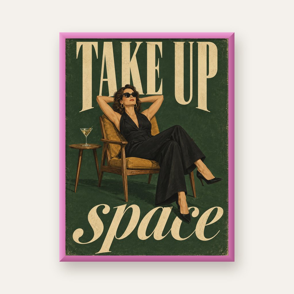 Retro Güçlü Kadın Poster – Motivasyon ve İlham Kaynağı — pembe çerçeveli