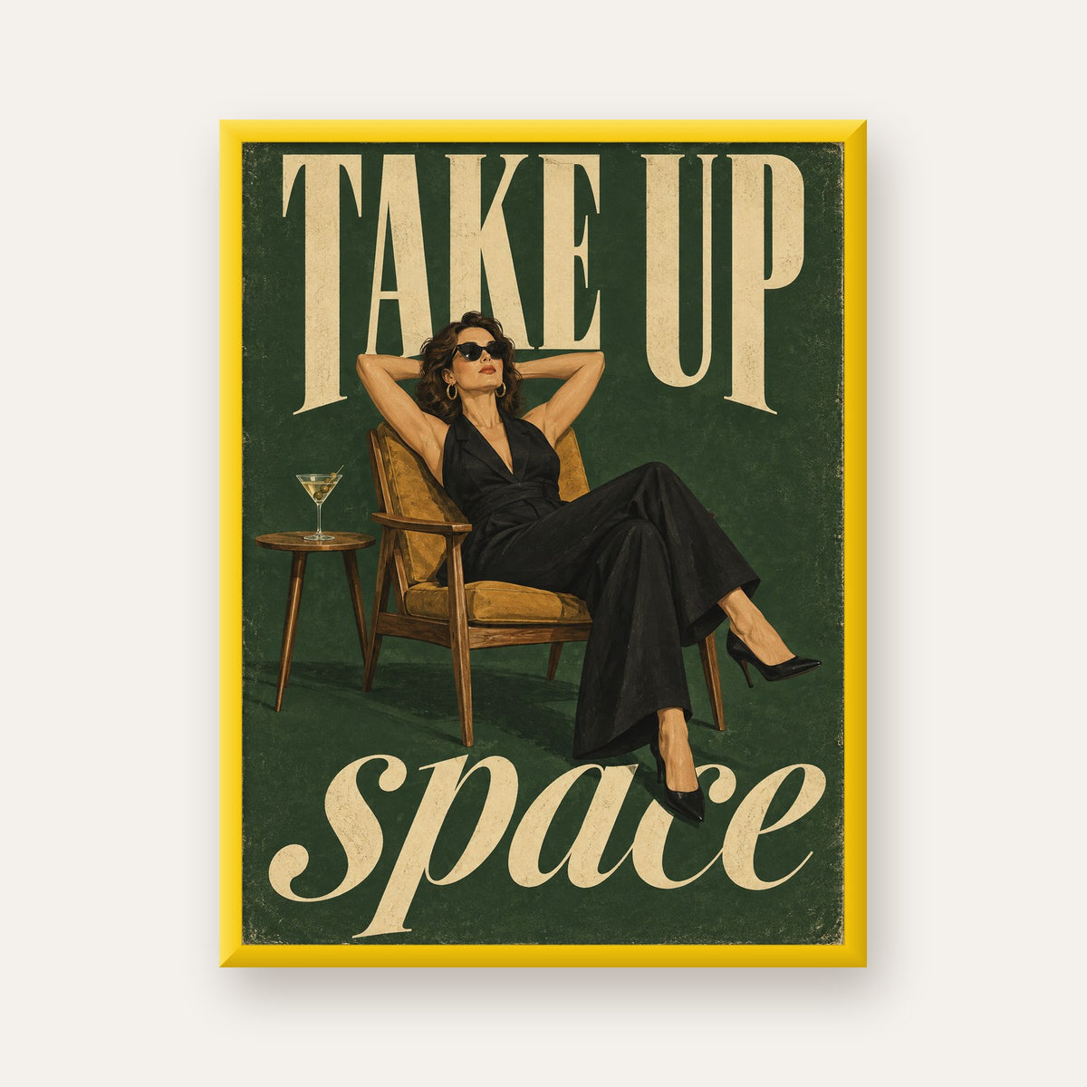 Retro Güçlü Kadın Poster – Motivasyon ve İlham Kaynağı — sarı çerçeveli