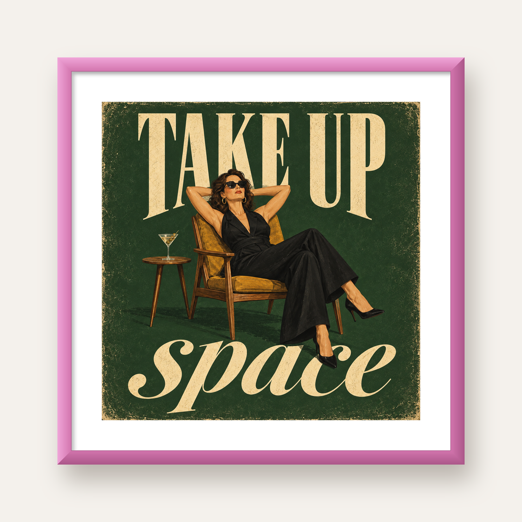 Retro Güçlü Kadın Poster – Motivasyon ve İlham Kaynağı — pembe çerçeveli paspartulu