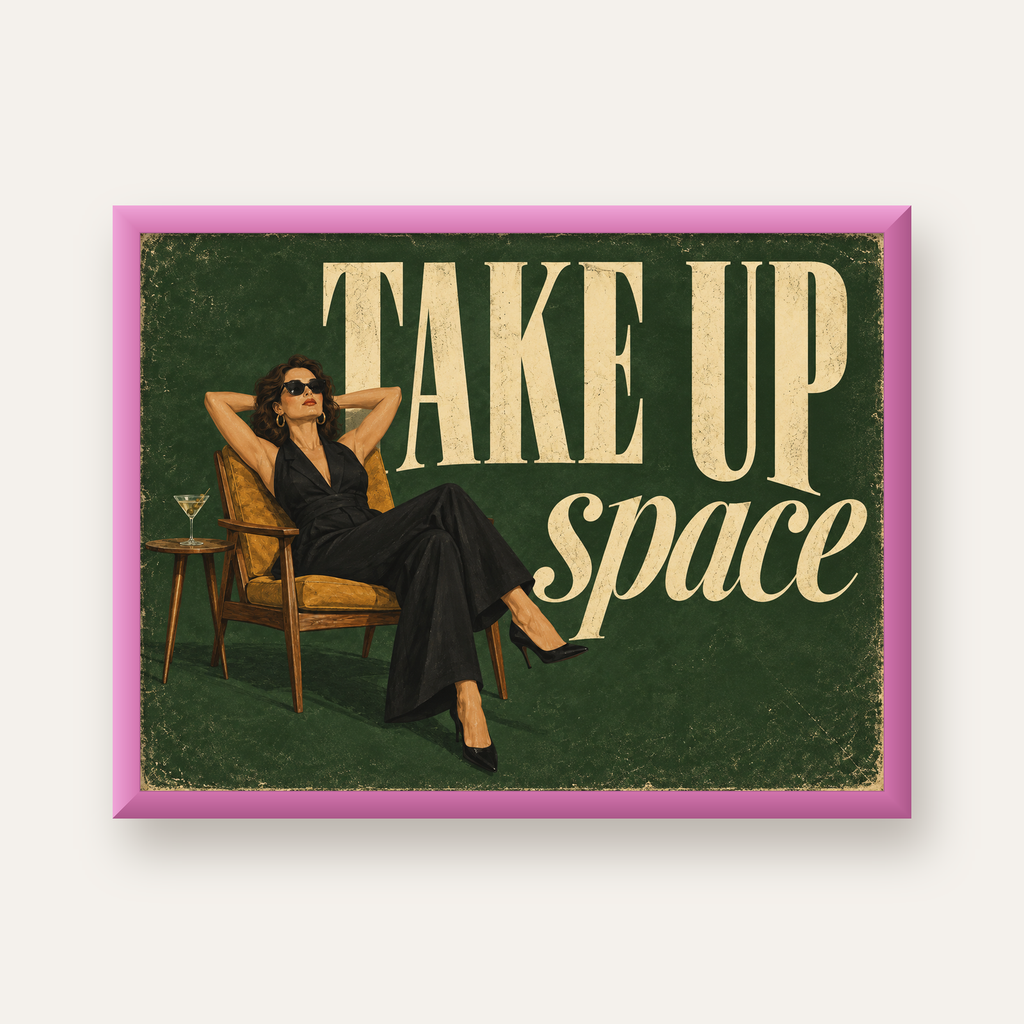 Retro Güçlü Kadın Poster – Motivasyon ve İlham Kaynağı — pembe çerçeveli