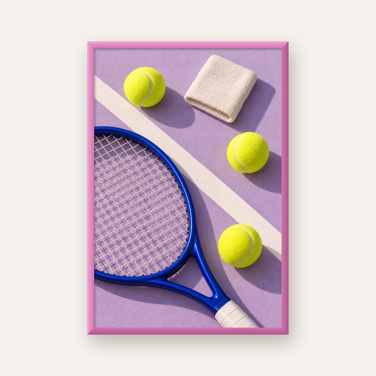 Minimalist Tenis Ekipmanları Poster – Mor ve Mavi Kompozisyon — pembe çerçeveli