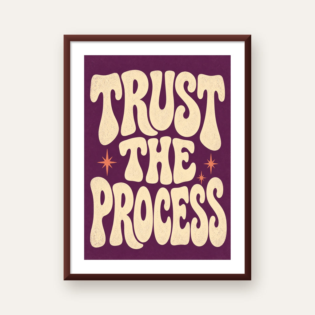 Retro Tipografi Motivasyon Posteri - Trust The Process — ceviz çerçeveli paspartulu