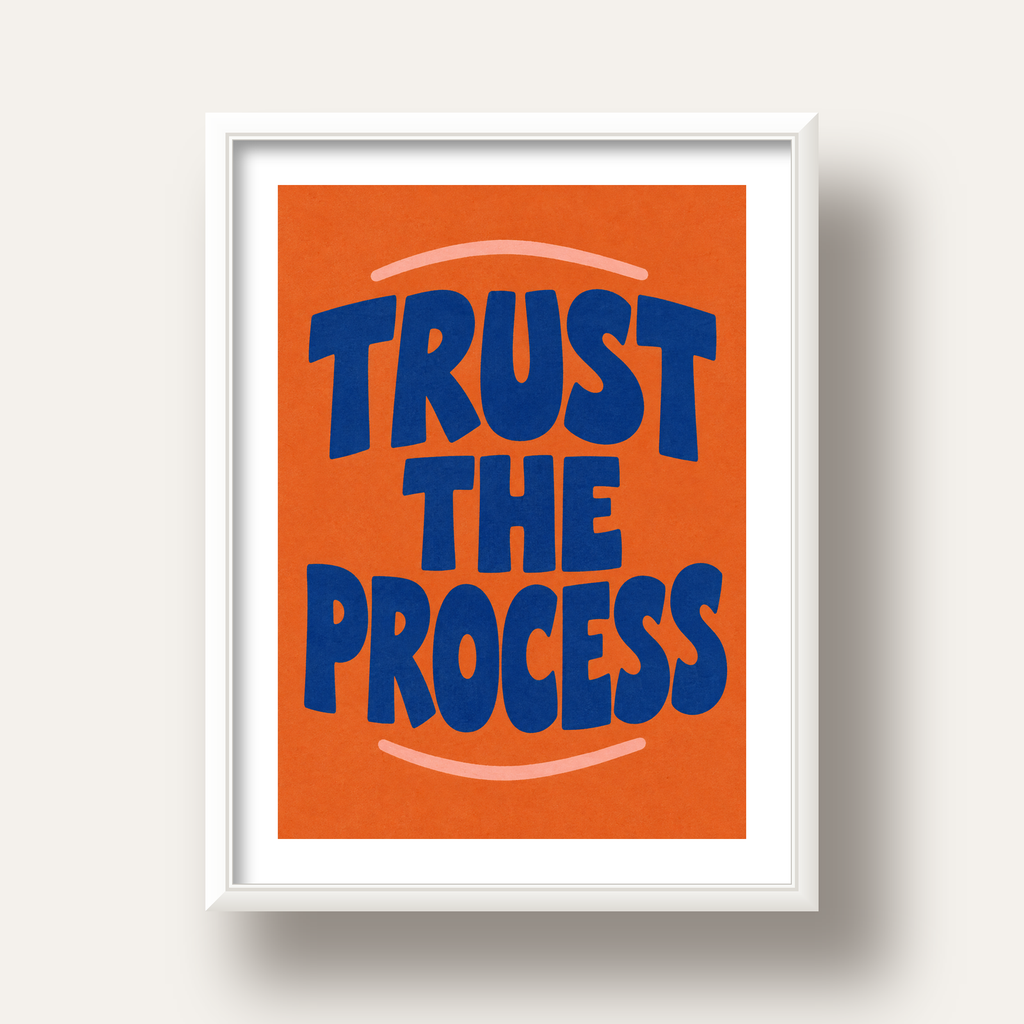 Trust The Process Poster – Motive Edici Tipografi Duvar Dekoru — beyaz derin çerçeveli paspartulu