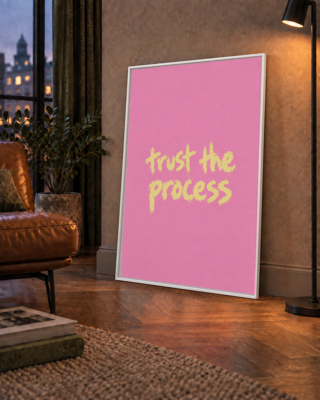 Trust The Process İlham Verici Modern Duvar Posteri — çerçeveli hâliyle bir ev duvarında