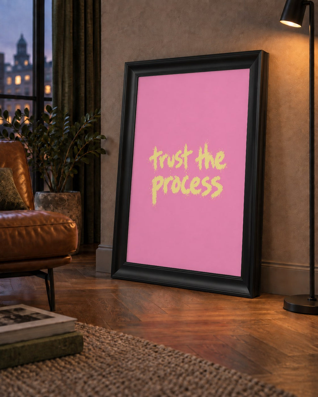 Trust The Process İlham Verici Modern Duvar Posteri — çerçeveli hâliyle bir ev duvarında