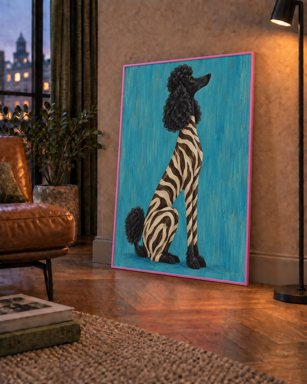 Turkuaz Zebra Desenli Pudel Köpek Poster — çerçeveli hâliyle bir ev duvarında