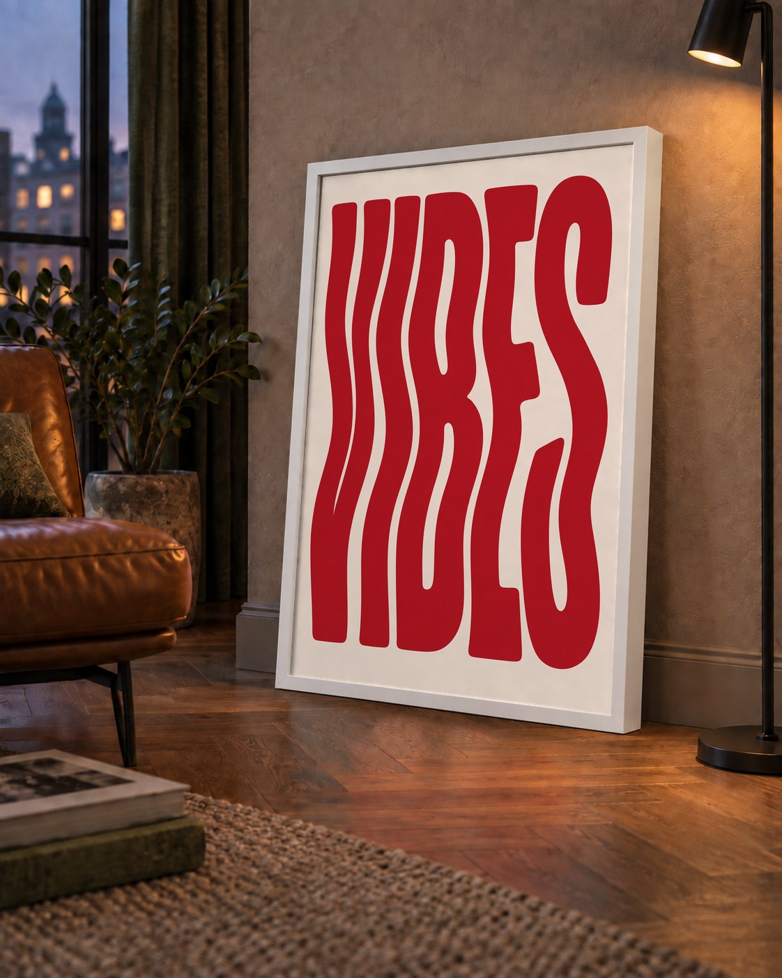 Dalgalı Tipografi Vibes Kırmızı Minimal Poster Baskısı — çerçeveli hâliyle bir ev duvarında