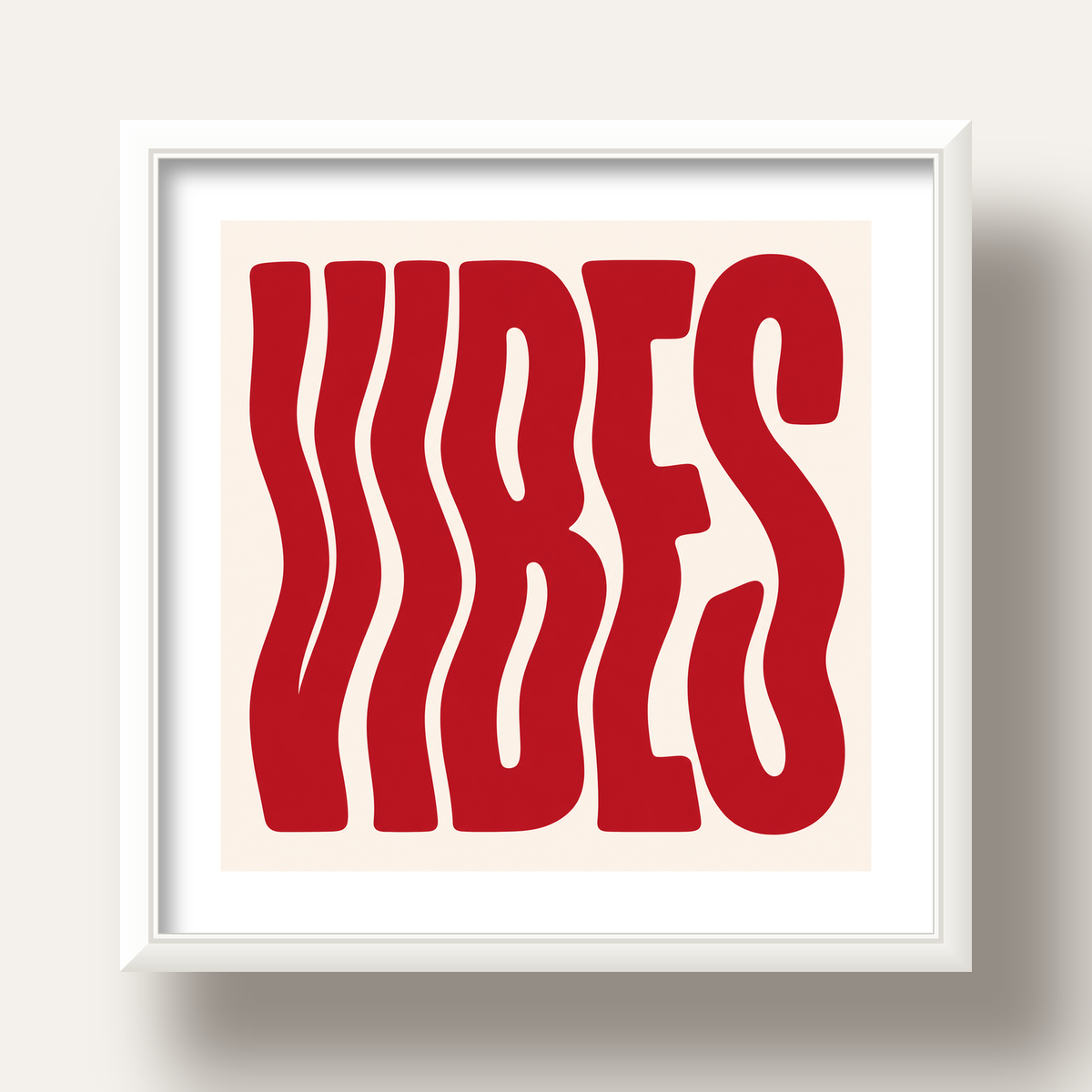 Dalgalı Tipografi Vibes Kırmızı Minimal Poster Baskısı — beyaz derin çerçeveli paspartulu