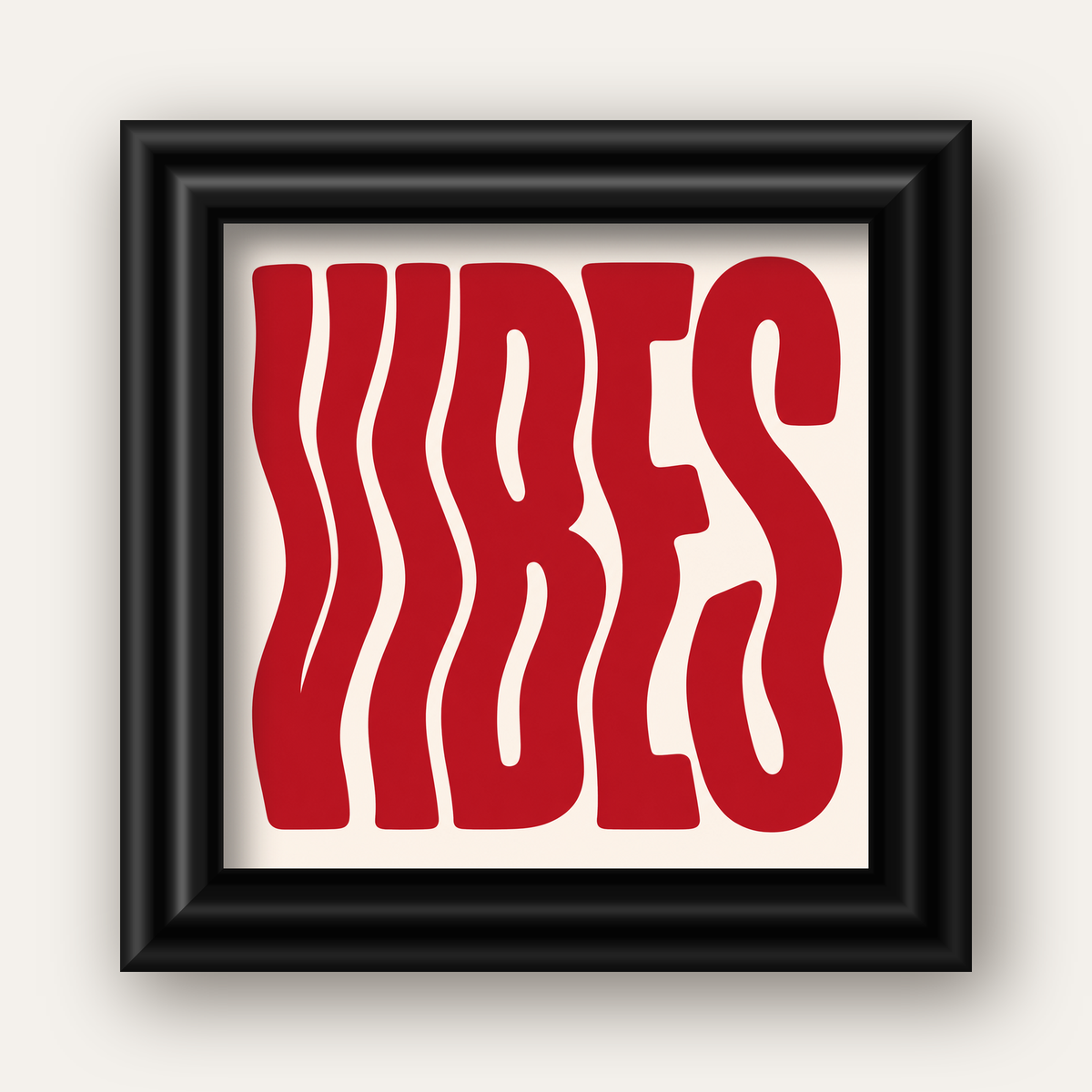 Dalgalı Tipografi Vibes Kırmızı Minimal Poster Baskısı — siyah galeri çerçeveli