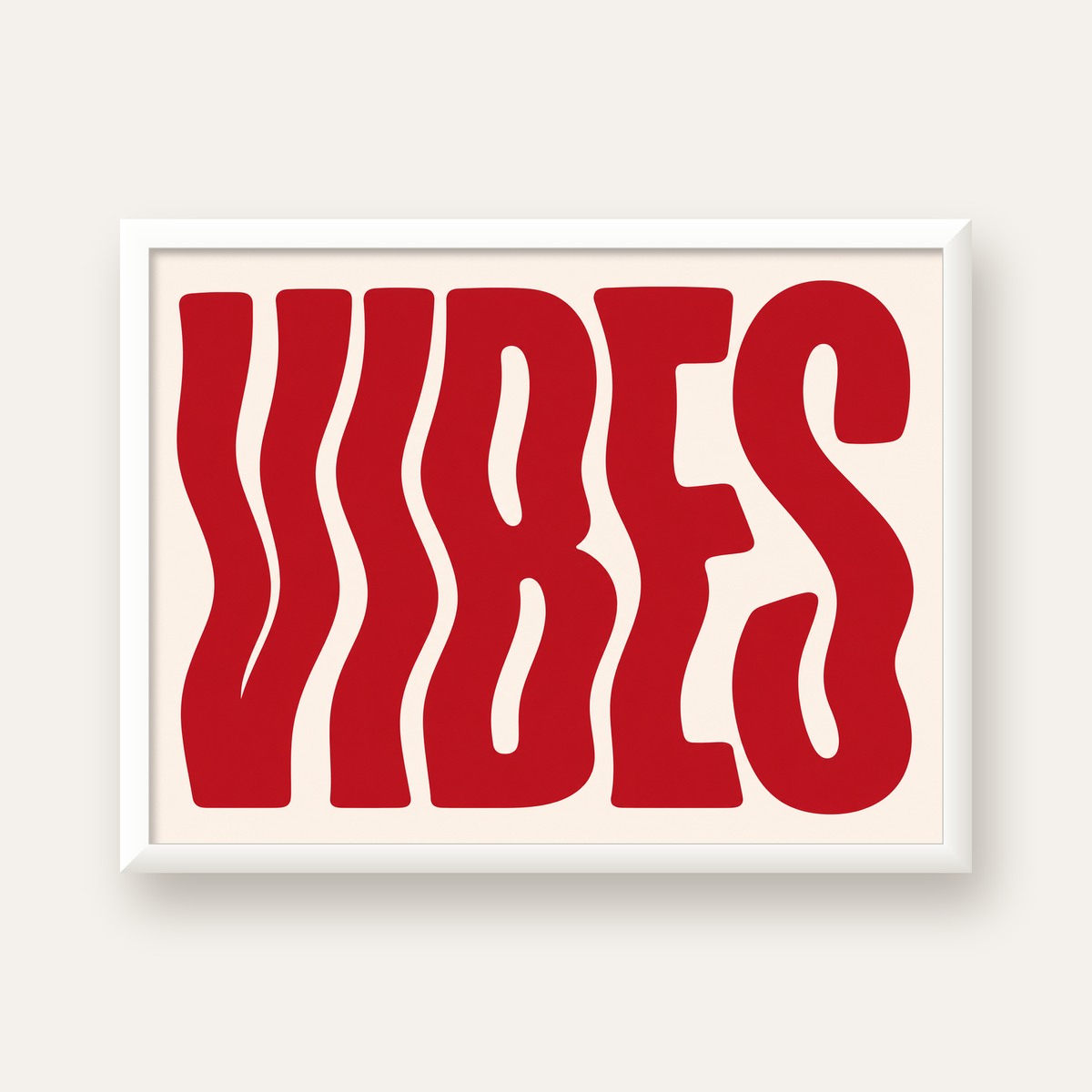 Dalgalı Tipografi Vibes Kırmızı Minimal Poster Baskısı — beyaz çerçeveli yatay poster