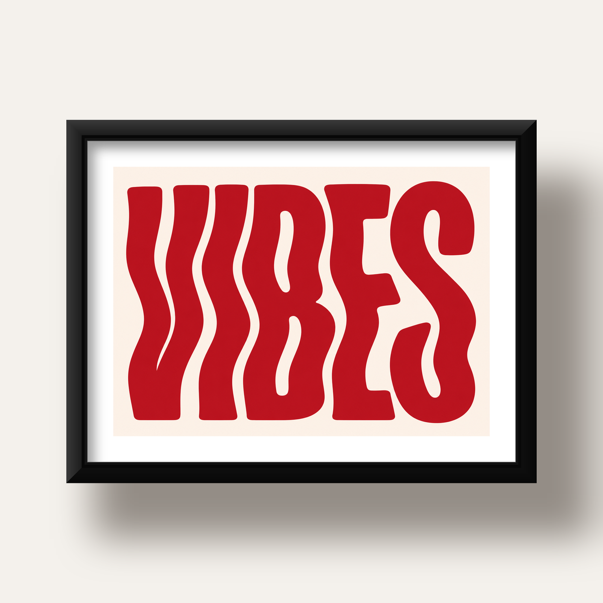Dalgalı Tipografi Vibes Kırmızı Minimal Poster Baskısı — siyah derin çerçeveli paspartulu