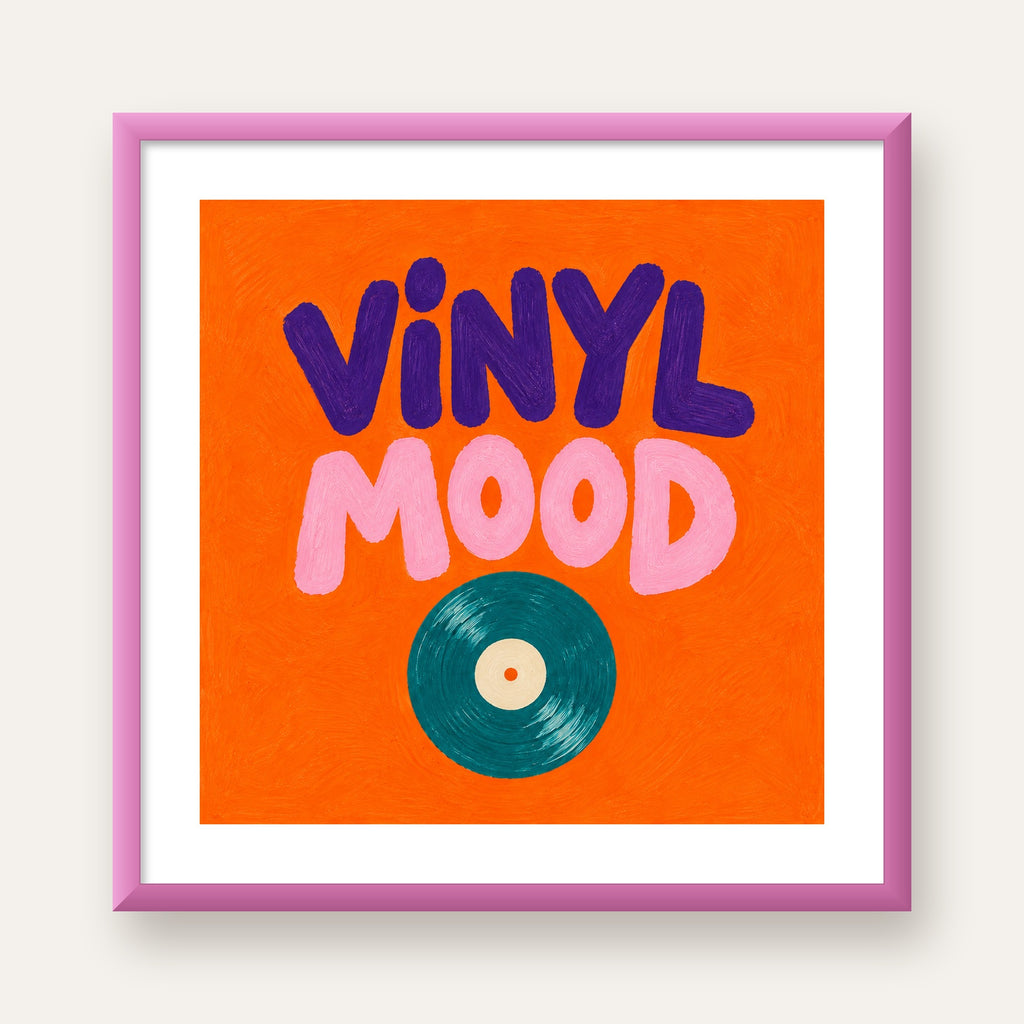 Vinyl Mood Retro Poster – Turuncu Zemin, Plak İllüstrasyon — pembe çerçeveli paspartulu