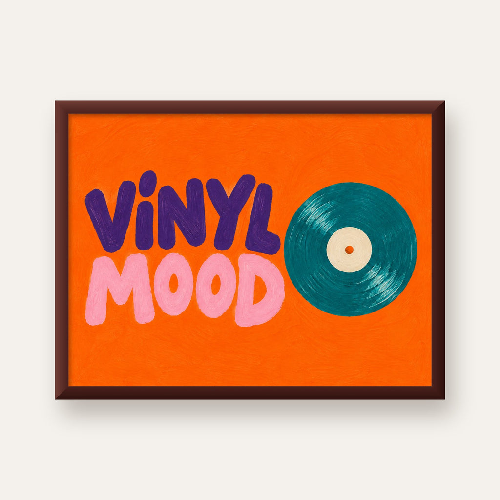 Vinyl Mood Retro Poster – Turuncu Zemin, Plak İllüstrasyon — ceviz çerçeveli