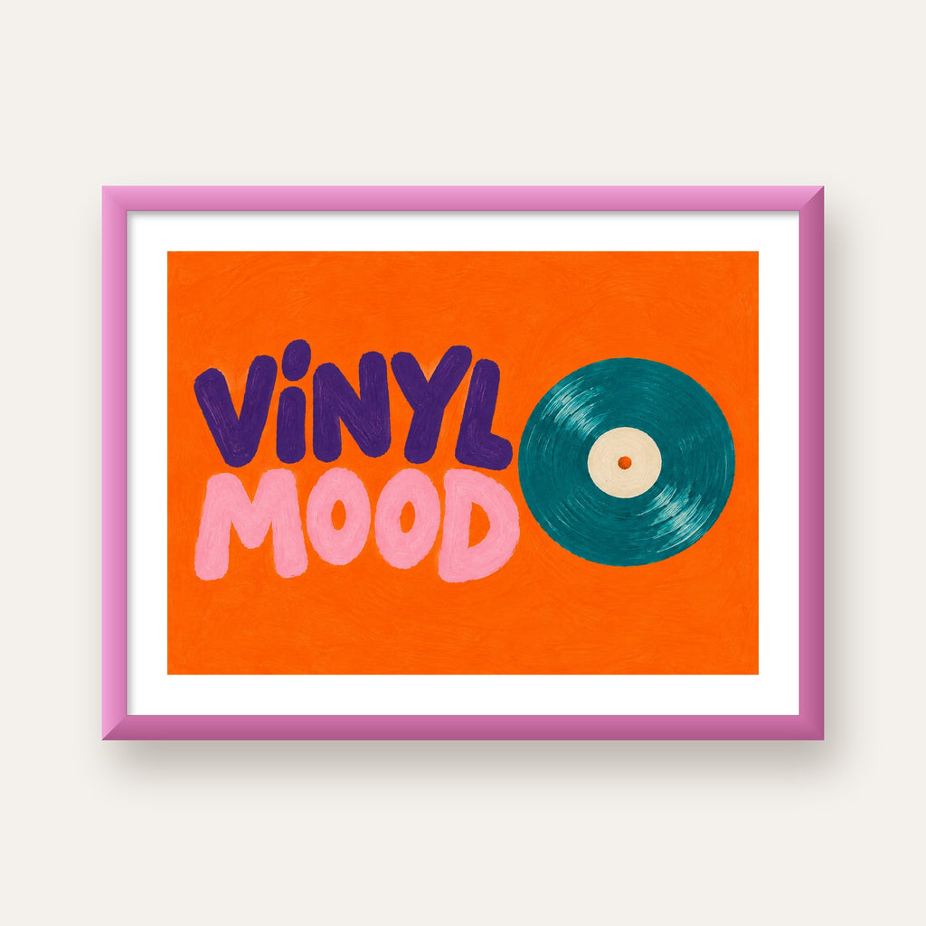 Vinyl Mood Retro Poster – Turuncu Zemin, Plak İllüstrasyon — pembe çerçeveli paspartulu