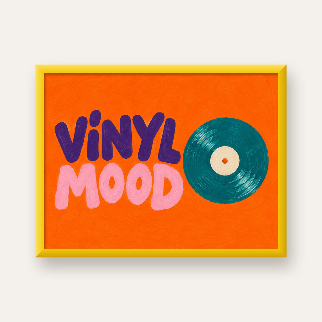 Vinyl Mood Retro Poster – Turuncu Zemin, Plak İllüstrasyon — sarı çerçeveli