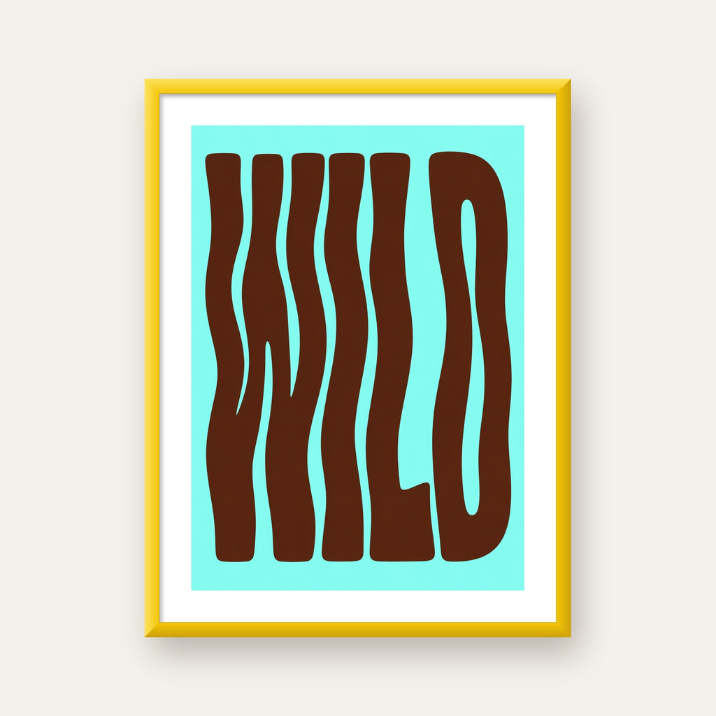 Retro Tipografi Poster – WILD Yazılı Modern Sanat Baskısı — sarı çerçeveli paspartulu