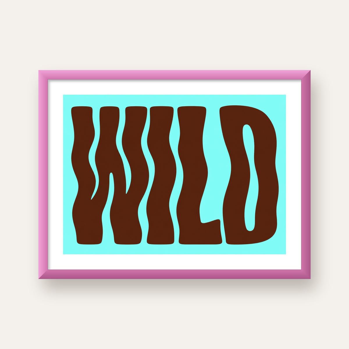 Retro Tipografi Poster – WILD Yazılı Modern Sanat Baskısı — pembe çerçeveli paspartulu