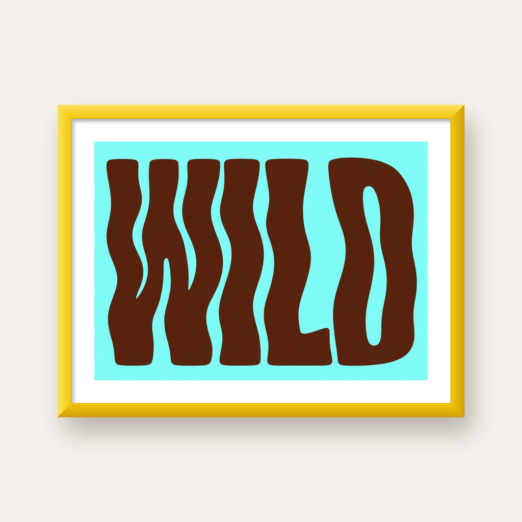 Retro Tipografi Poster – WILD Yazılı Modern Sanat Baskısı — sarı çerçeveli paspartulu