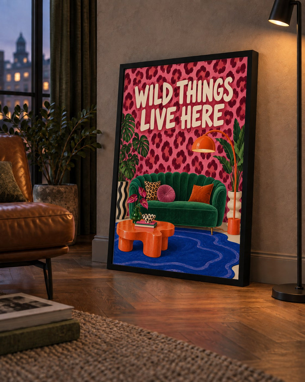 Wild Things Live Here Renkli Modern Salon Poster Duvar Dekoru — çerçeveli hâliyle bir ev duvarında