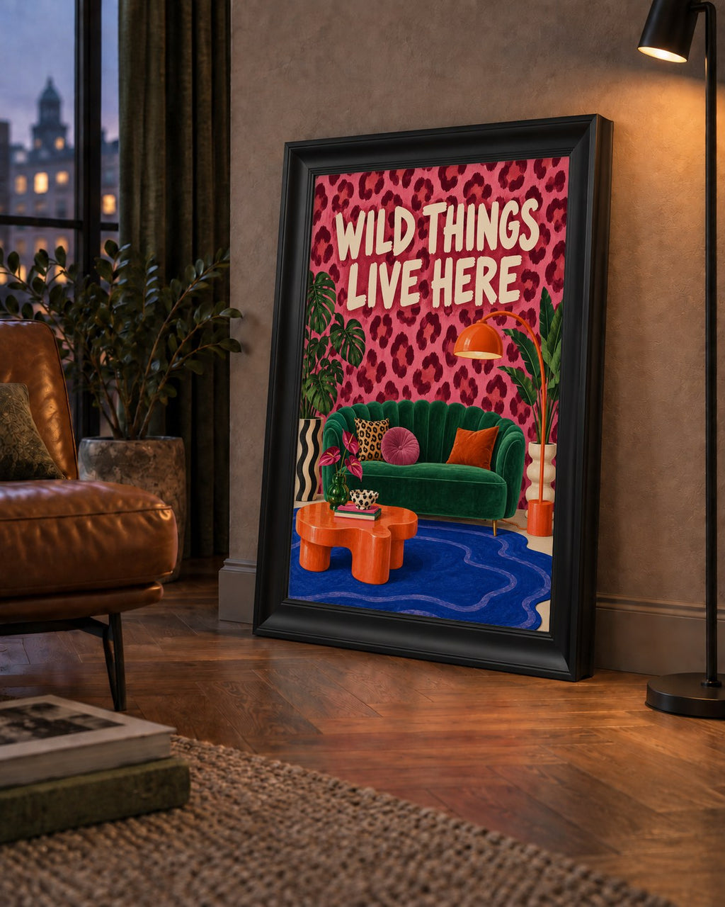 Wild Things Live Here Renkli Modern Salon Poster Duvar Dekoru — çerçeveli hâliyle bir ev duvarında