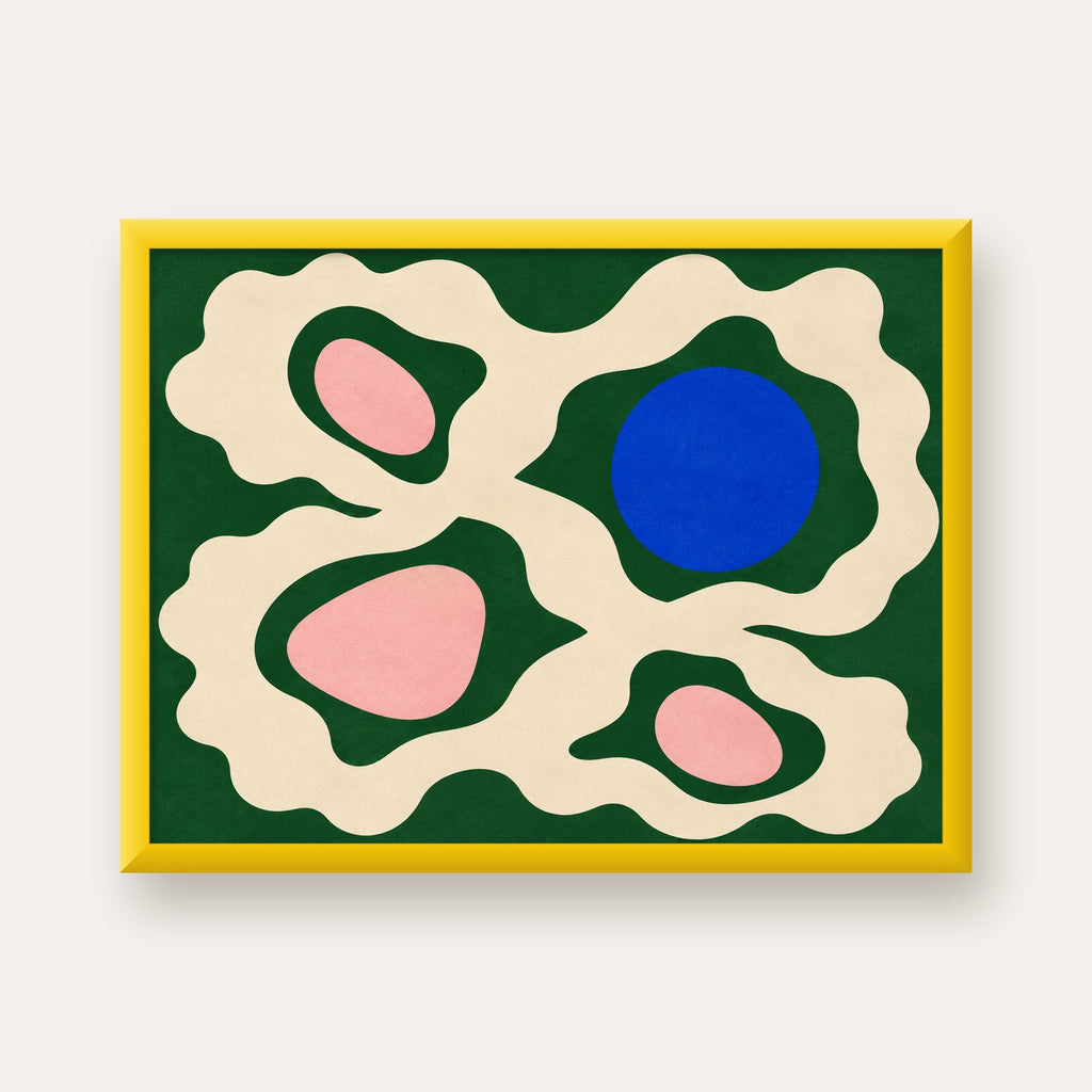 Soyut Organik Formlar – Modern Dijital Sanat Poster — sarı çerçeveli